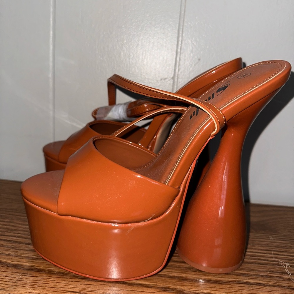 SHEIN 70s Lace-Up Heel new w/o tags